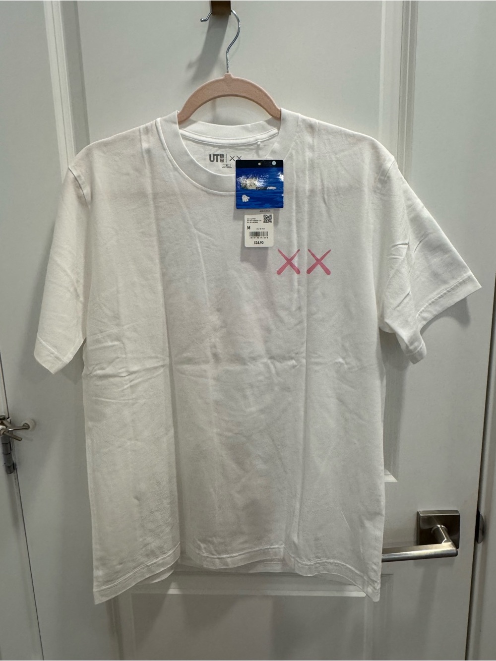Uniqlo x KAWS T-Shirt White Size M NWT
